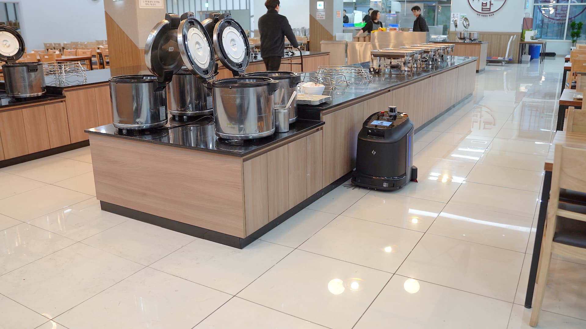 200평 한식뷔페 위니드밥이 24시간 깨끗한 이유✨ 청소로봇 판타스 하나면 바닥 청소는 끝!🧹